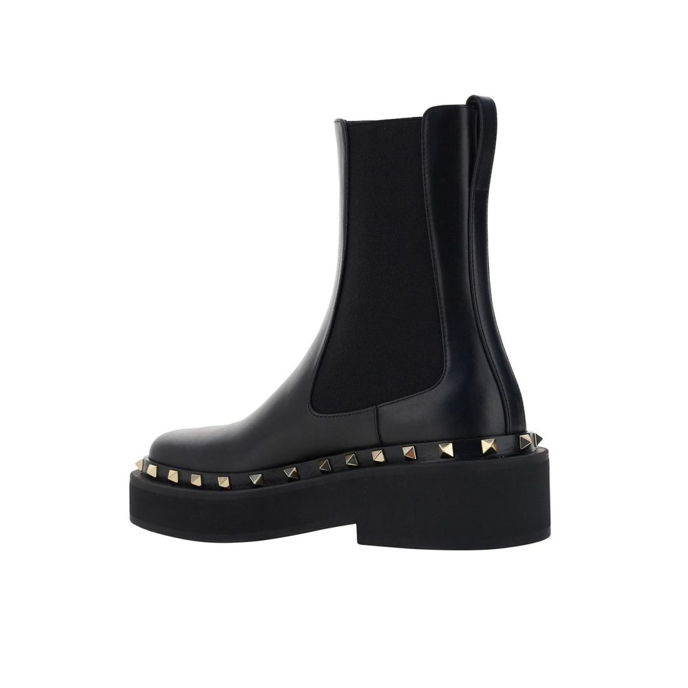 Valentino Garavani Black Calfskin Flat Boots Valentino Garavani