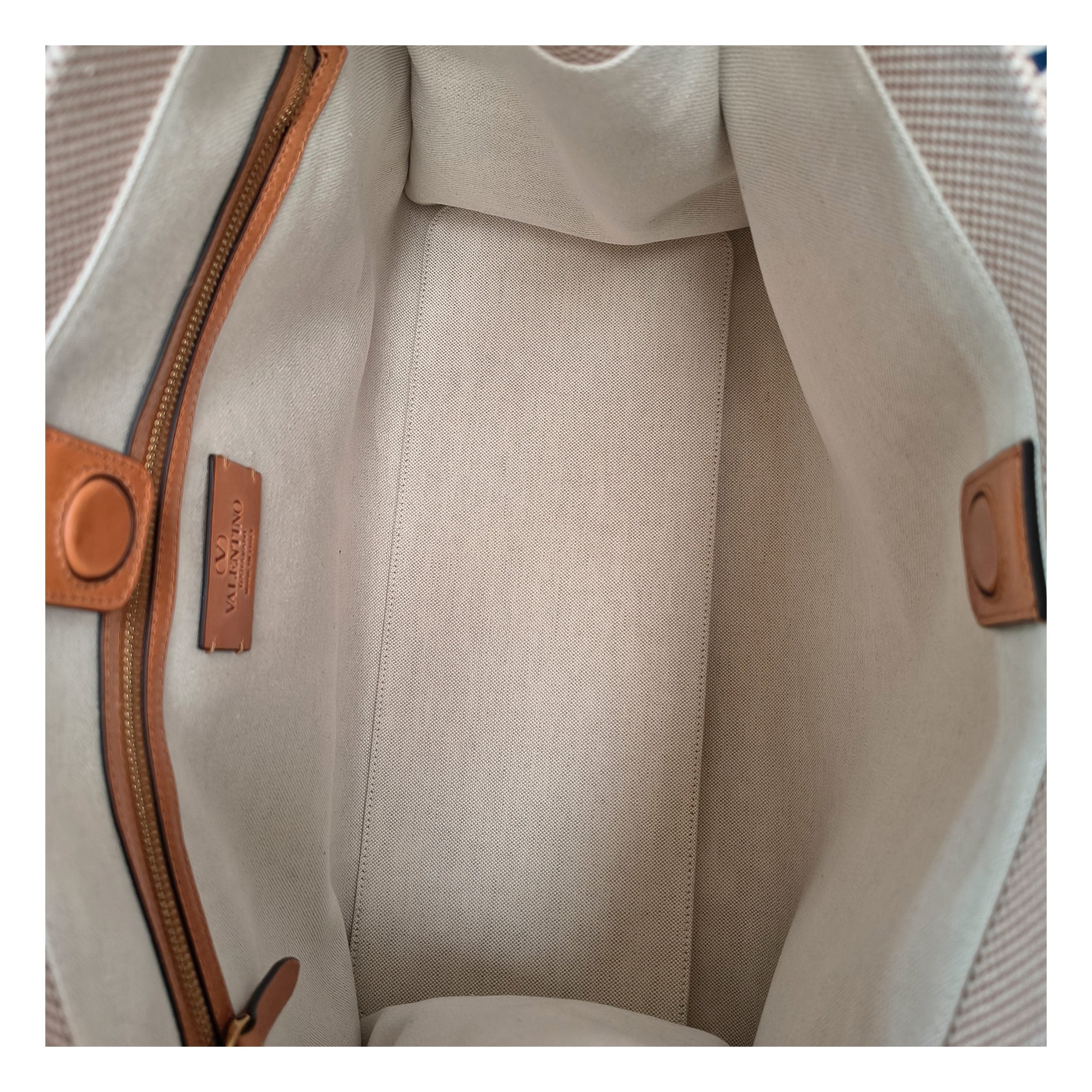 Valentino Garavani Beige Fabric Handbag Valentino Garavani