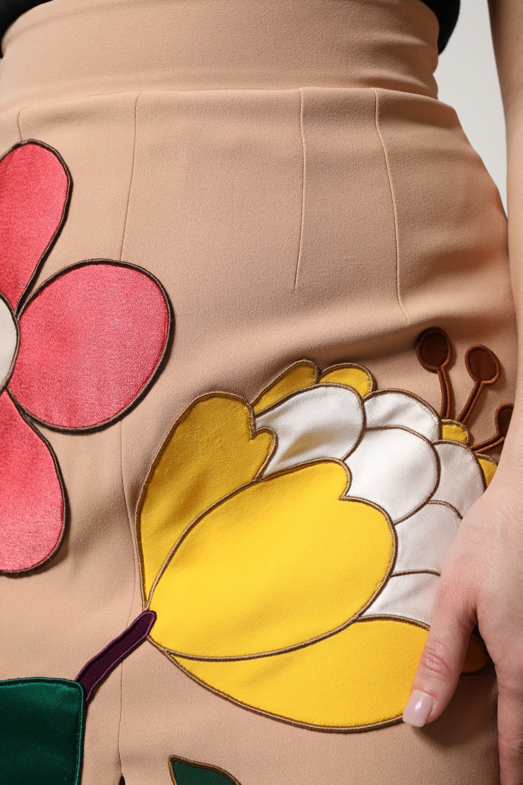 Dolce & Gabbana Beige Floral High Waist Pencil Cut Skirt Dolce & Gabbana