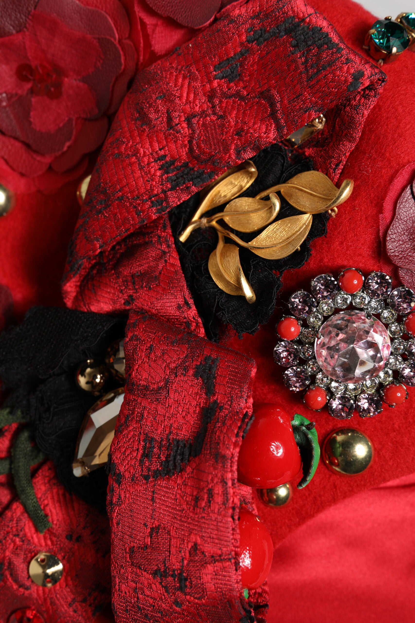 Dolce & Gabbana Red Crystal Gold Roses Brooch Embellished Hat Dolce & Gabbana