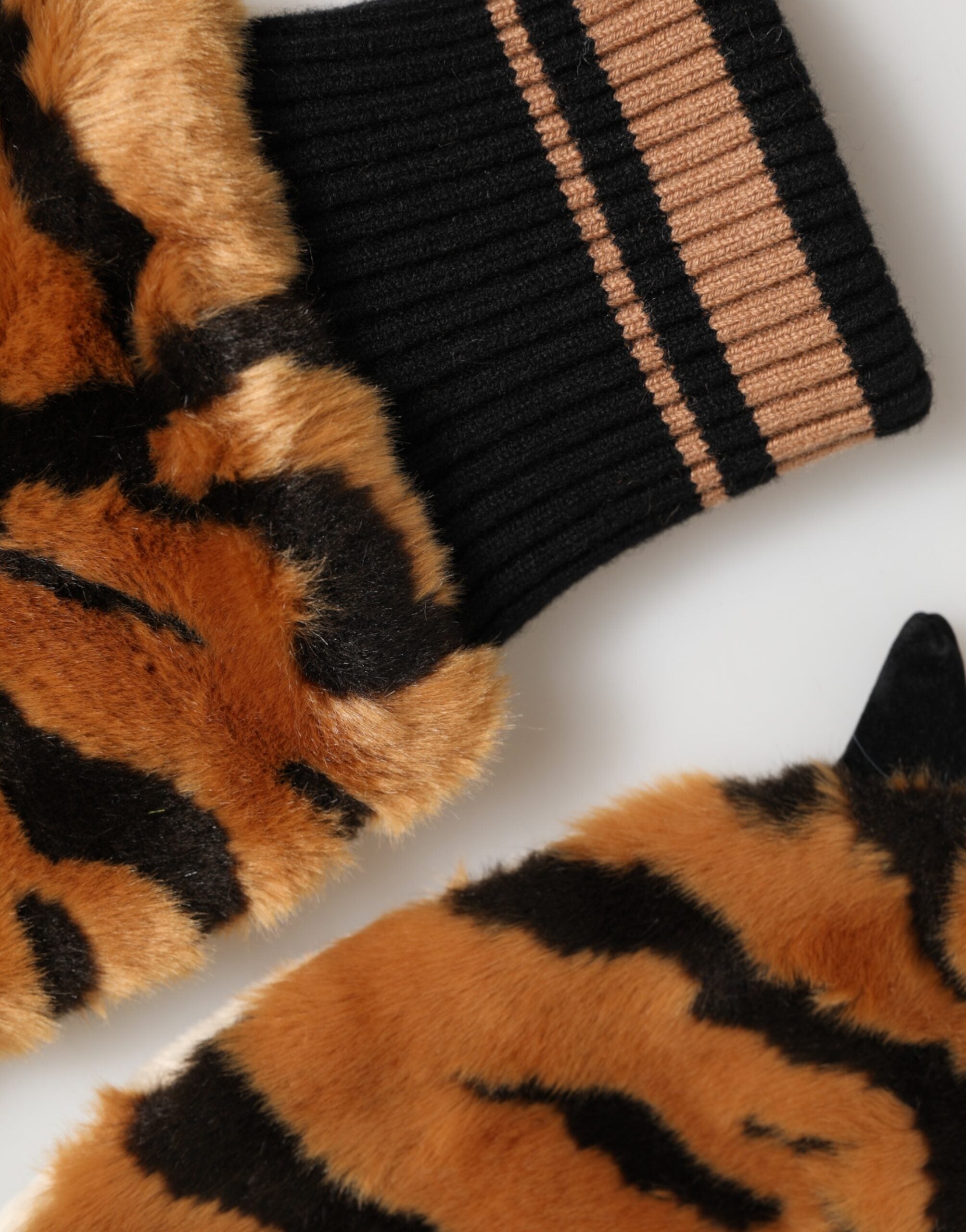 Dolce & Gabbana Brown Tiger Knitted Fur Wrist Mitten One Size Gloves Dolce & Gabbana