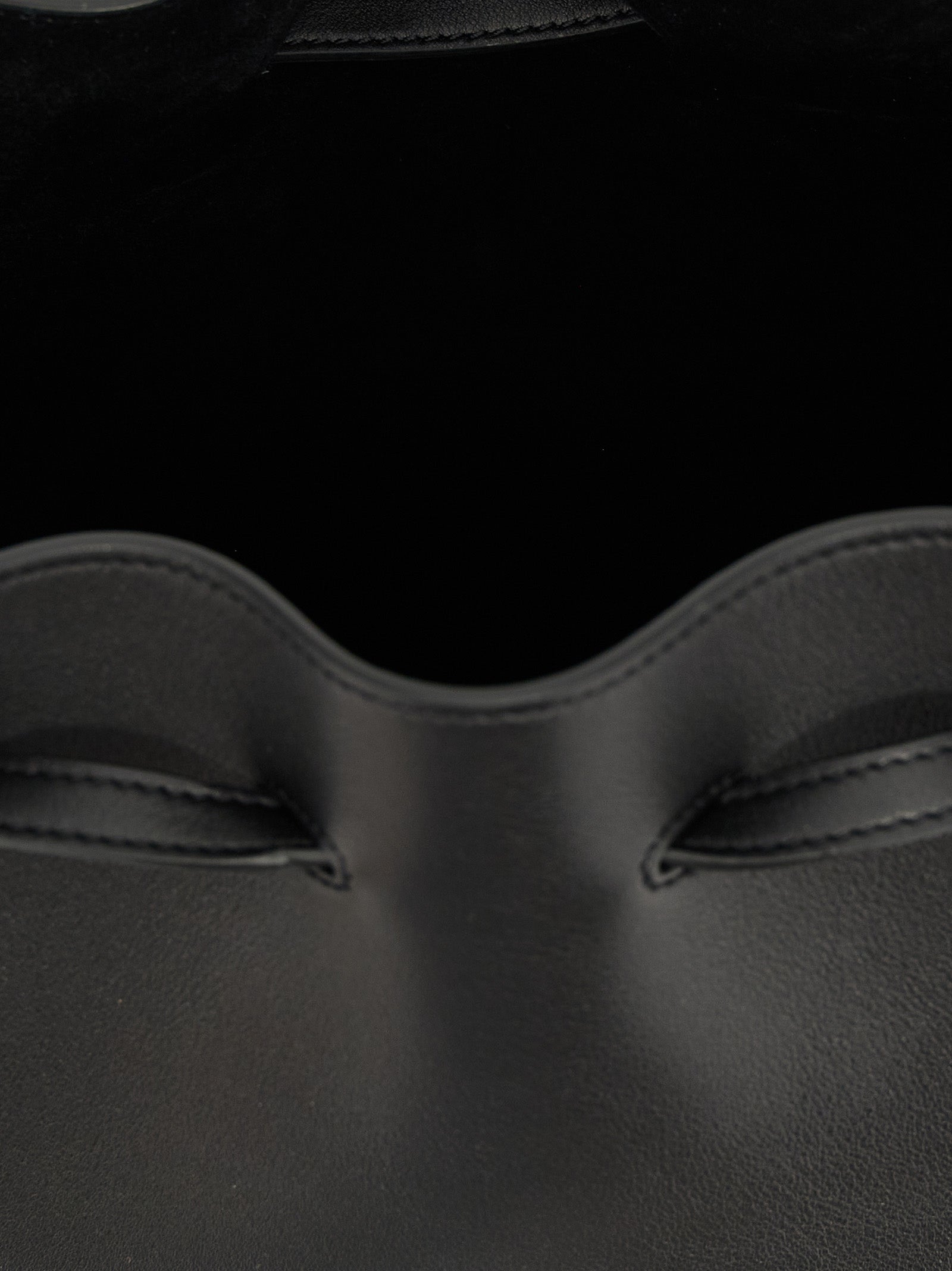 Valentino Garavani Black Calfskin Shoulder Bag Valentino Garavani