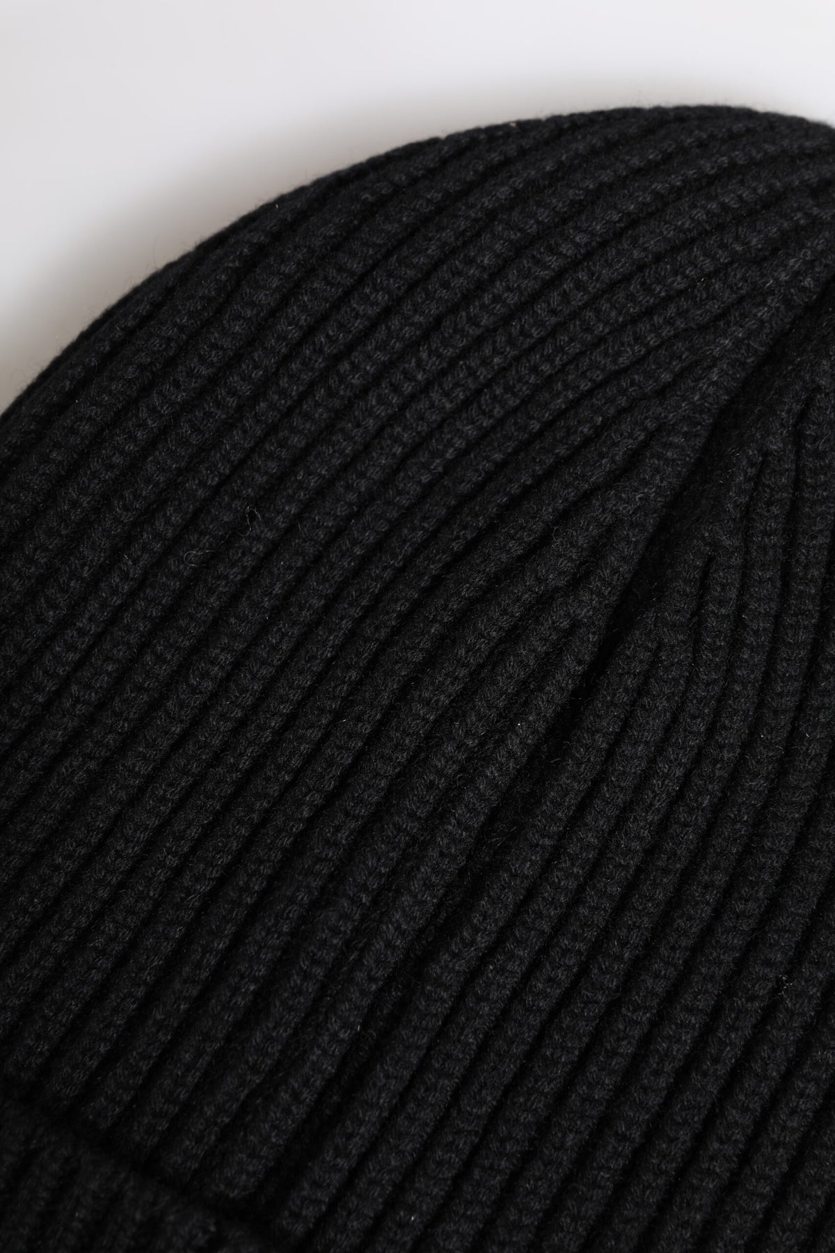 Dolce & Gabbana Black Cashmere Knitted Winter Beanie Hat