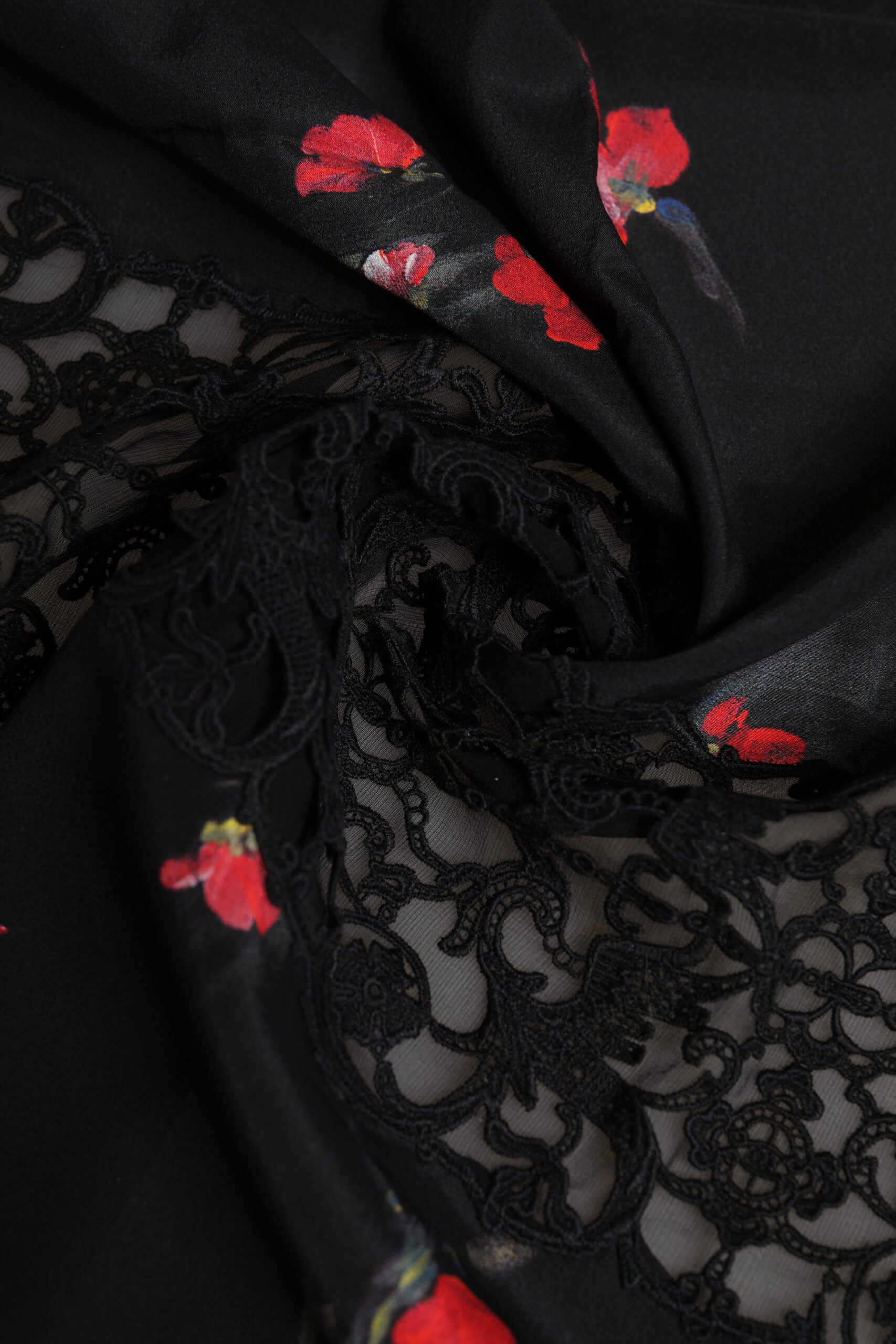 Dolce & Gabbana Black Floral Print Neck Warmer Wrap Scarf Dolce & Gabbana