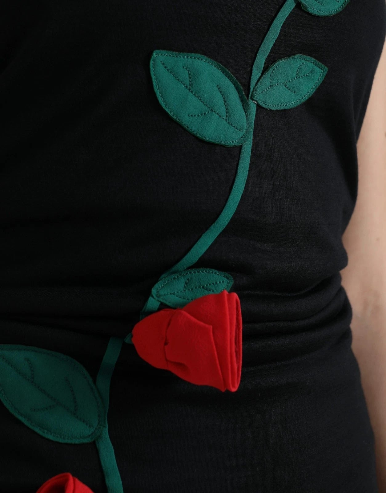 Dolce & Gabbana Black Wool Sleeveless Rose Applique Dress Dolce & Gabbana
