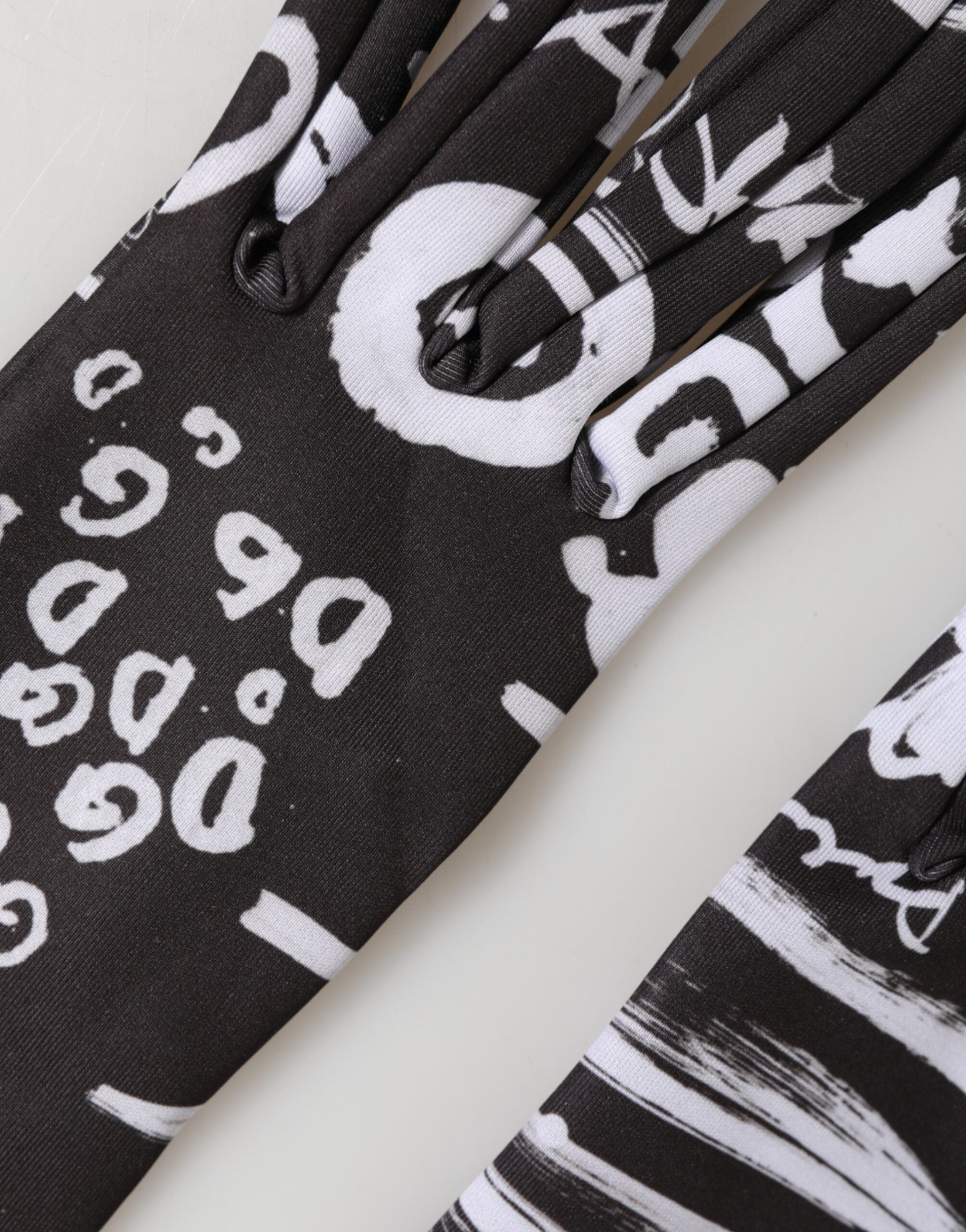 Dolce & Gabbana Black White DG Logo Elbow Length Mitten Gloves Dolce & Gabbana