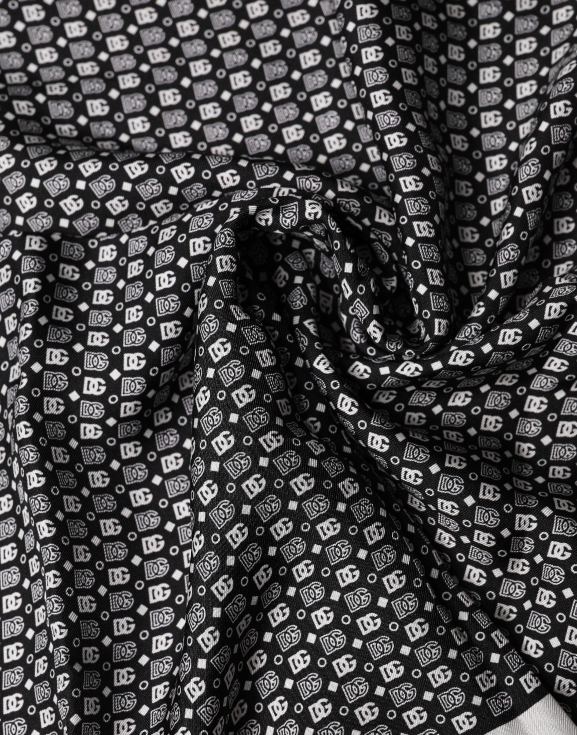 Dolce & Gabbana White Black Patterned Square Foulard Scarf Dolce & Gabbana